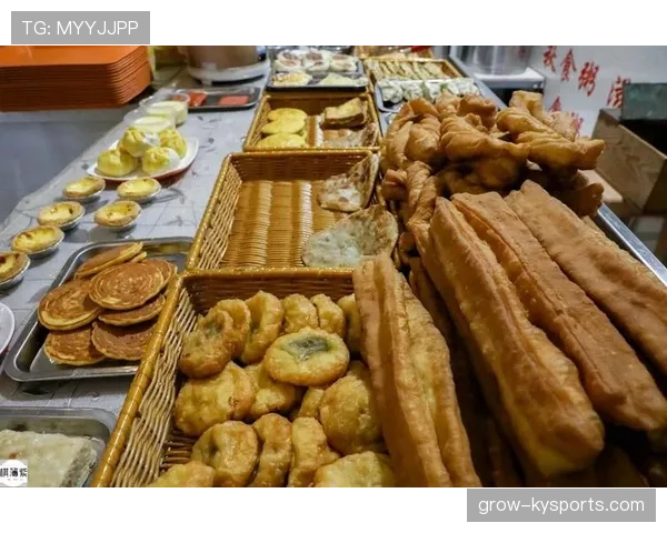 听说季丽萍家里连早餐都是私人厨师,普通食堂都没她家豪华? 听说季丽萍家里连早餐都是私人厨师,普通食堂都没她家豪华?